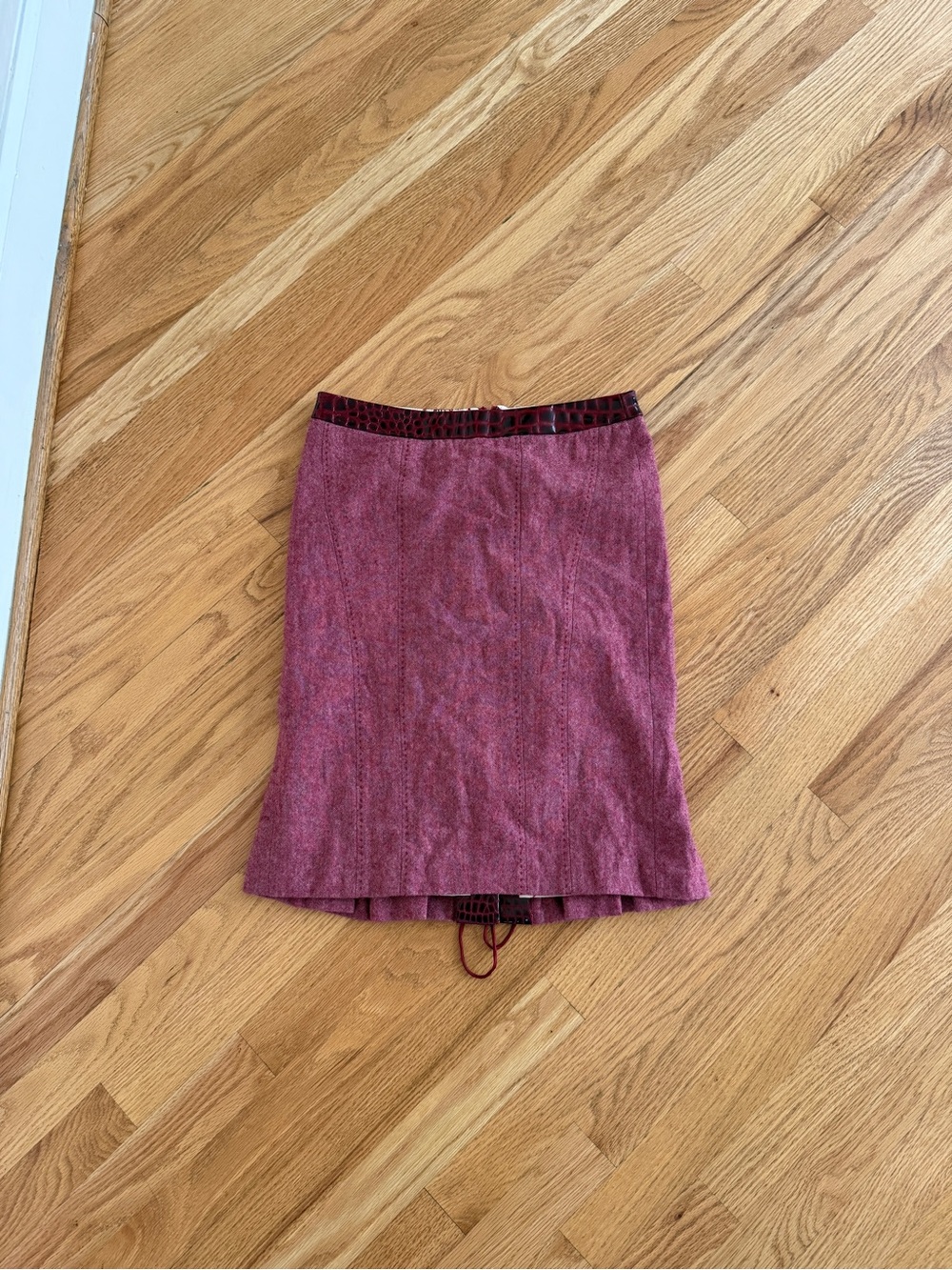 Bebe pencil skirt red tweed lace up back size 4 sexy skirt